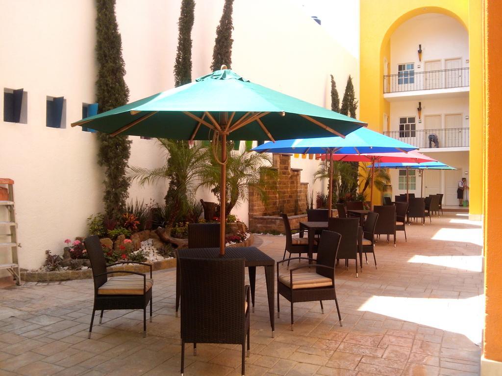 Happy Express Hotel Oaxaca Exteriör bild