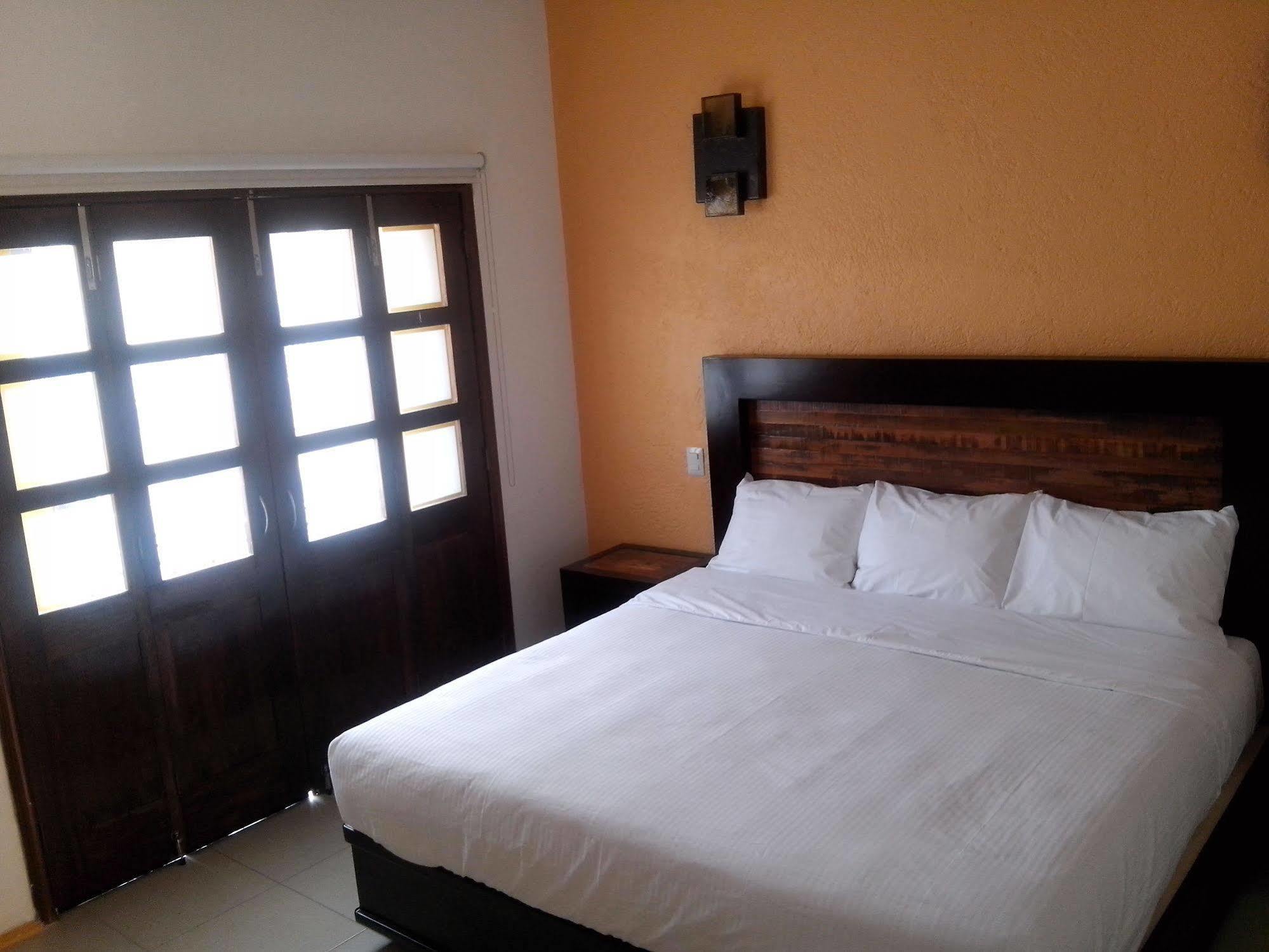 Happy Express Hotel Oaxaca Exteriör bild
