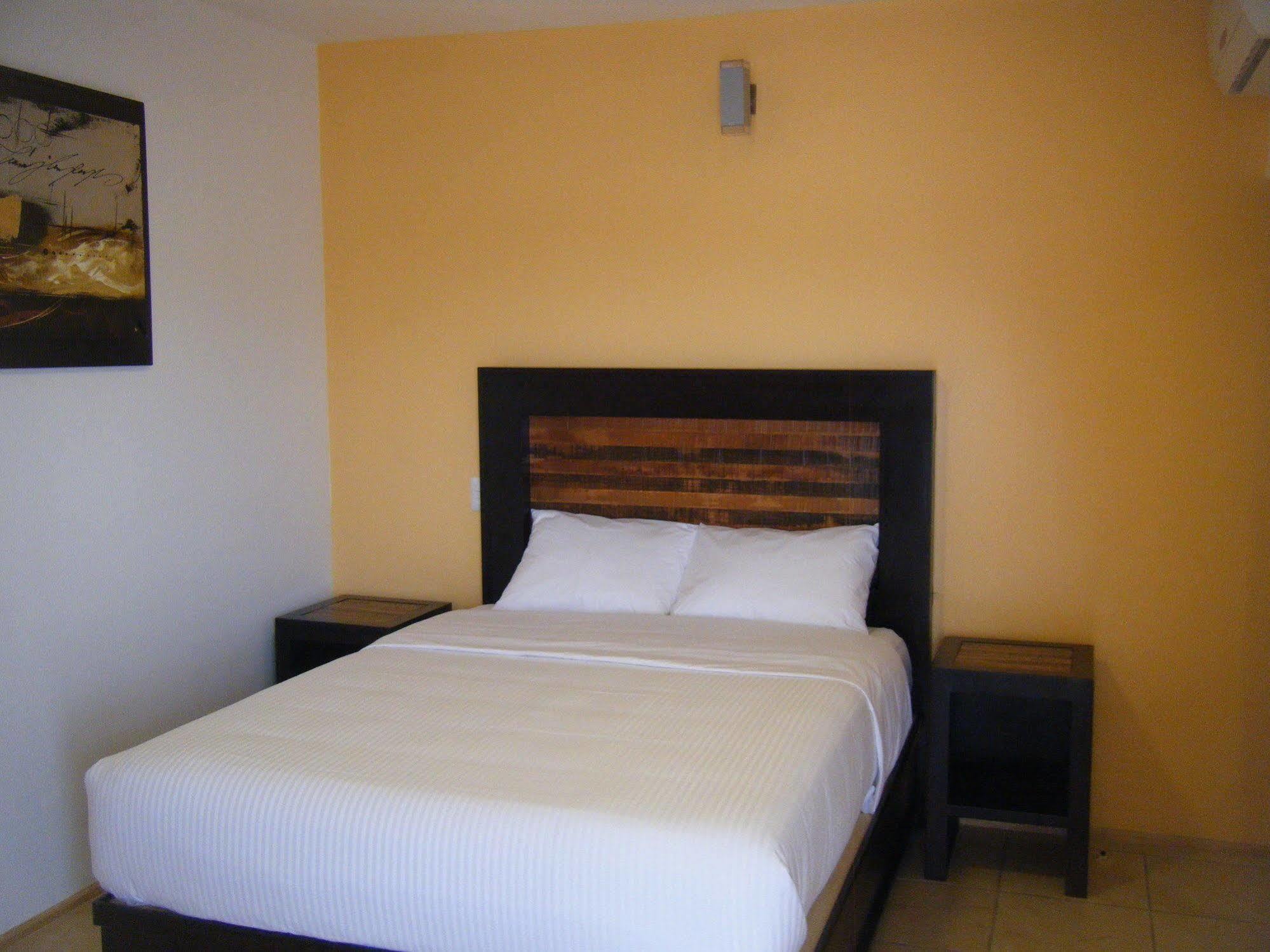 Happy Express Hotel Oaxaca Exteriör bild